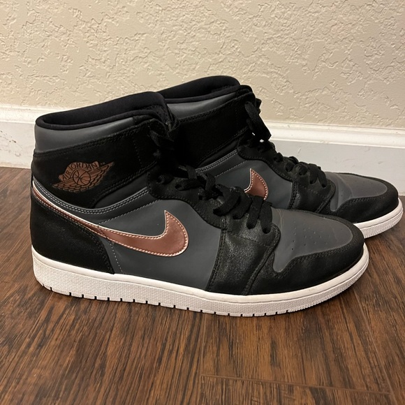 Nike Other - Jordan 1 Retro High Bronze Medal 2016 size 12.5